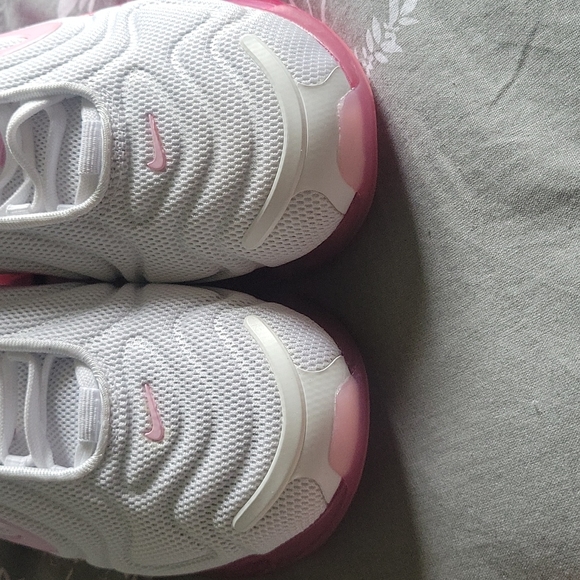 Nike Airmax Sneakers - Picture 5 of 5